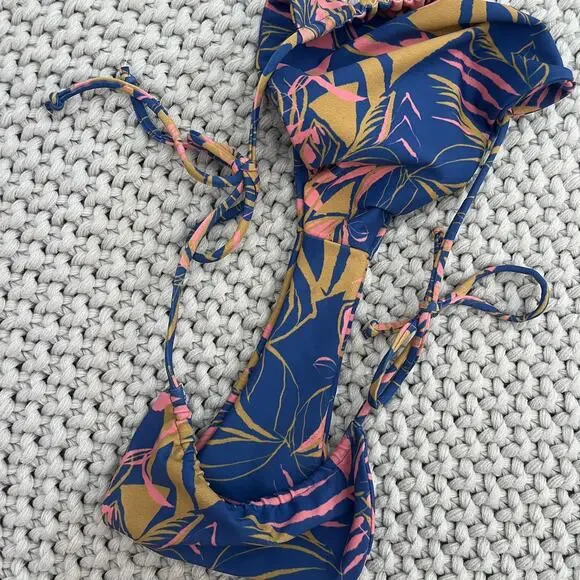 Skatie X The Salty Blonde• ‘Kristen’ Bottom in Anguilla - Picture 11 of 16